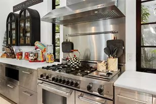 590 NE 59th St, Miami, FL 33137 - Photo 21