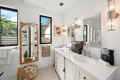 590 NE 59th St, Miami, FL 33137 - Photo 39