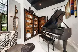 590 NE 59th St, Miami, FL 33137 - Photo 9