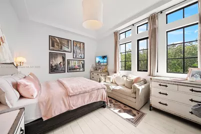 590 NE 59th St, Miami, FL 33137 - Photo 37