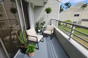 3453 NW 44th St, Oakland Park, FL 33309 - Photo 3