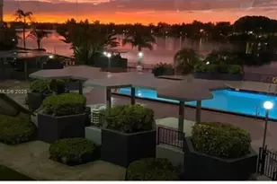 877 NE 195th St, Miami, FL 33179 - Photo 31