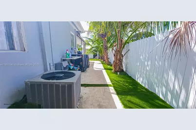 232 NE 160th St, Miami, FL 33162 - Photo 29