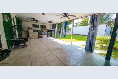 232 NE 160th St, Miami, FL 33162 - Photo 25