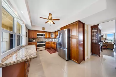 3095 N Course Dr #811, Pompano Beach, FL 33069 - Photo 3