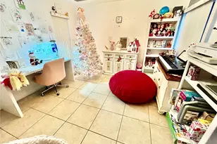 2048 NE 35th Ave, Homestead, FL 33033 - Photo 9