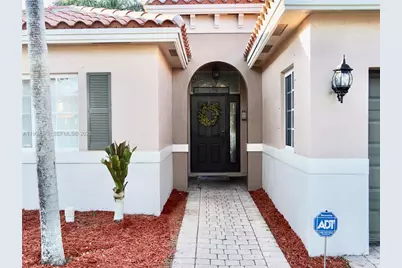 2048 NE 35th Ave, Homestead, FL 33033 - Photo 3