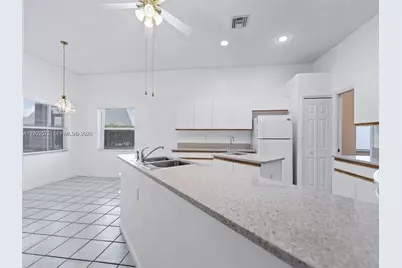 760 SE 23rd Ln, Homestead, FL 33033 - Photo 13