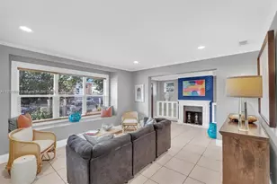 1033 NW 6th St, Miami, FL 33136 - Photo 9