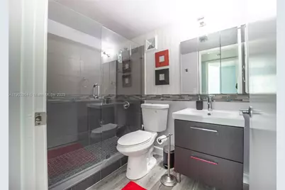 4000 Crystal Lake Dr #114, Deerfield Beach, FL 33064 - Photo 17