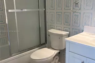 4700 NW 35th St, Lauderdale Lakes, FL 33319 - Photo 15