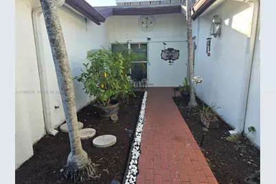10610 SW 128th Ave, Miami, FL 33186 - Photo 9