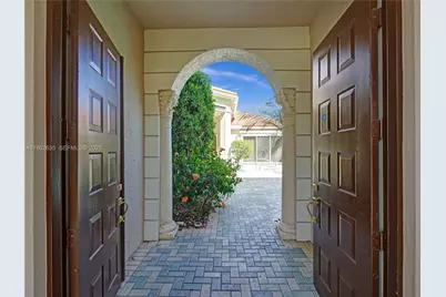 16291 Bristol Pointe Dr, Delray Beach, FL 33446 - Photo 5