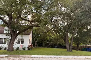 860 NE 81st St, Miami, FL 33138 - Photo 1