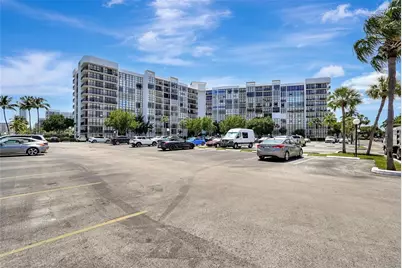 1000 Parkview Dr #412, Hallandale Beach, FL 33009 - Photo 31