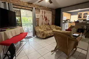 20730 NE Miami Ct, Miami Gardens, FL 33179 - Photo 5