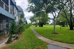 8331 Sands Point Blvd, Tamarac, FL 33321 - Photo 13