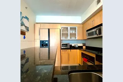 335 S Biscayne Blvd #2200, Miami, FL 33131 - Photo 11