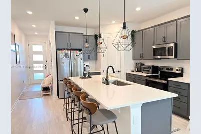 1052 Sugarwood St, Davenport, FL 33837 - Photo 5