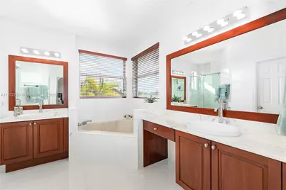 11270 NW 47th Ln, Doral, FL 33178 - Photo 47