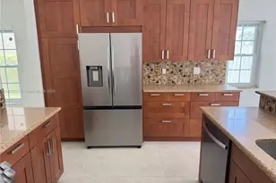 159 Cameron Ct, Weston, FL 33326 - Photo 5