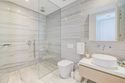 8701 Collins Ave #904, Miami Beach, FL 33154 - Photo 35