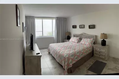 5005 Collins Ave #923, Miami Beach, FL 33140 - Photo 7