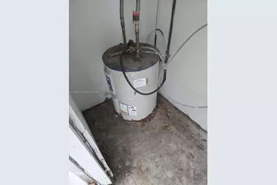 411 NE 57th Ct, Oakland Park, FL 33334 - Photo 15