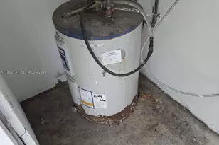 411 NE 57th Ct, Oakland Park, FL 33334 - Photo 15