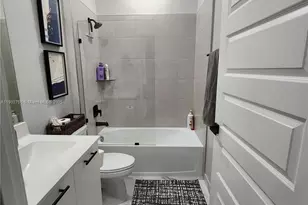 8363 NW 41st St, Doral, FL 33166 - Photo 13