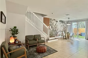 1034 NE 208th St, Miami, FL 33179 - Photo 5