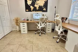 1034 NE 208th St, Miami, FL 33179 - Photo 23