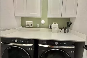 1034 NE 208th St, Miami, FL 33179 - Photo 31