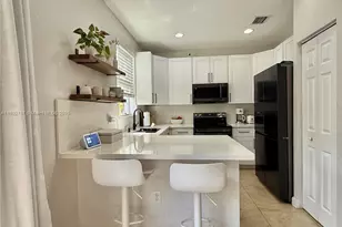 1034 NE 208th St, Miami, FL 33179 - Photo 15