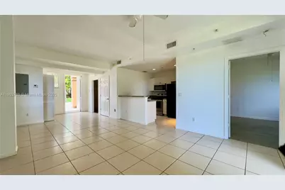 2000 Freeport Ln #4107, Riviera Beach, FL 33404 - Photo 3