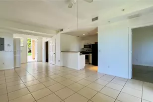 2000 Freeport Ln, Riviera Beach, FL 33404 - Photo 3