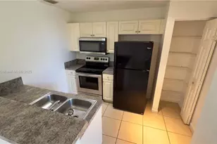 2000 Freeport Ln, Riviera Beach, FL 33404 - Photo 5