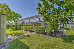 558 102nd Ave, Naples, FL 34108 - Photo 25