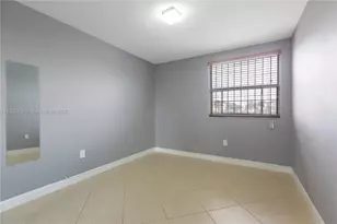 10257 NW 9th St Cir, Miami, FL 33172 - Photo 9