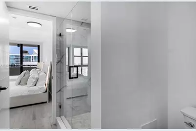 2555 Collins Ave #2200, Miami Beach, FL 33140 - Photo 27