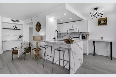 2555 Collins Ave #2200, Miami Beach, FL 33140 - Photo 19