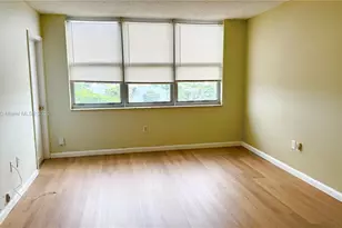 1780 NE 191st St, Miami, FL 33179 - Photo 15