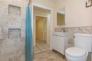 1010 N 69th Way, Hollywood, FL 33024 - Photo 11