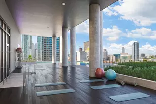 398 NE 5th St, Miami, FL 33132 - Photo 19