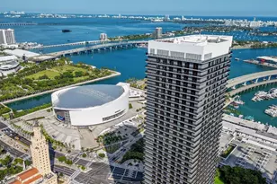 398 NE 5th St, Miami, FL 33132 - Photo 23