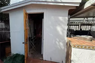 6464 W 11th Ave, Hialeah, FL 33012 - Photo 15