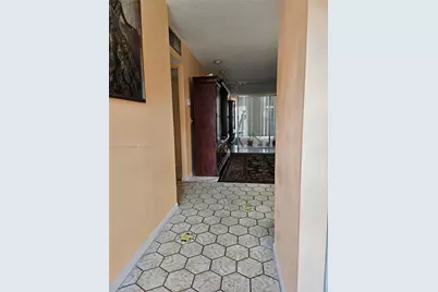 5121 W Oakland Park Blvd #211, Lauderdale Lakes, FL 33313 - Photo 7