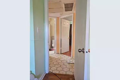 5121 W Oakland Park Blvd #211, Lauderdale Lakes, FL 33313 - Photo 13