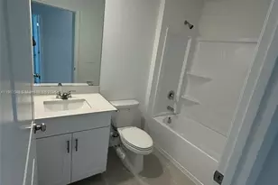 4022 N San Felice Ln, Fort Myers, FL 33917 - Photo 9