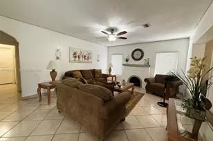 1835 SW 10th St, Miami, FL 33135 - Photo 11